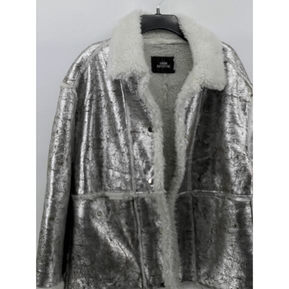 URBAN OUTFITTERS Women's Silver Metallic Faux-Fur Button-Down Coat SZ M - Picture 3 of 12